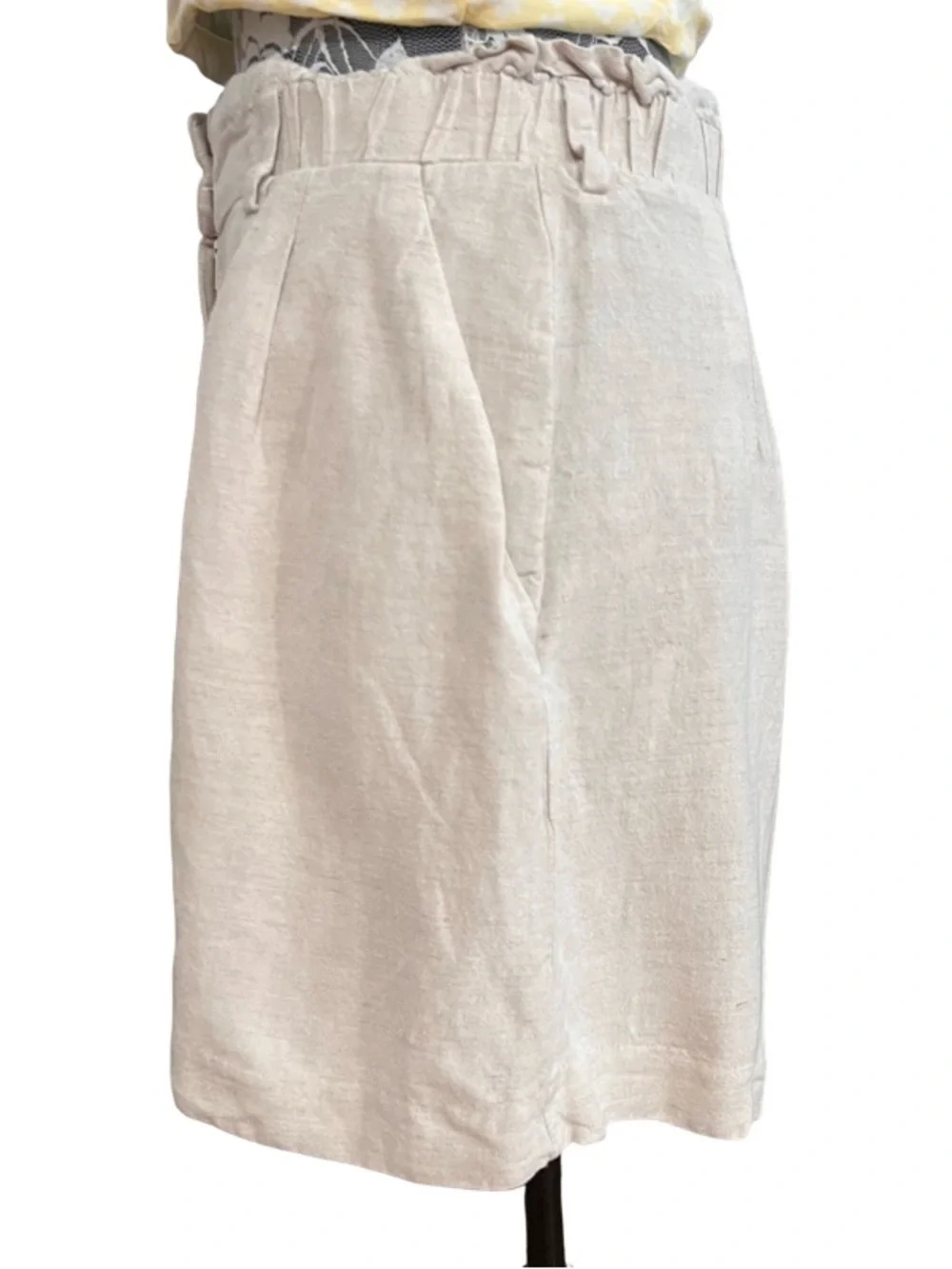 H&M Light Cream High-Waist Linen-Blend Shorts